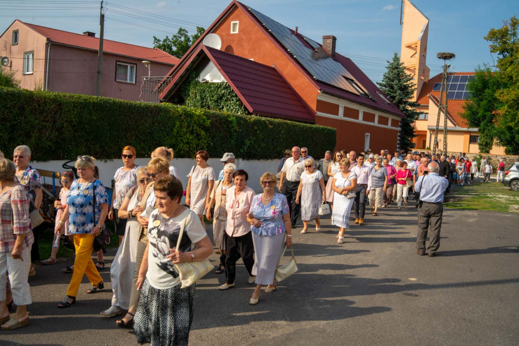 Święto plonów w Lipkach. Najpiękniejszy wieniec dożynkowy w Gminie Skarbimierz z Łukowic Brzeskich