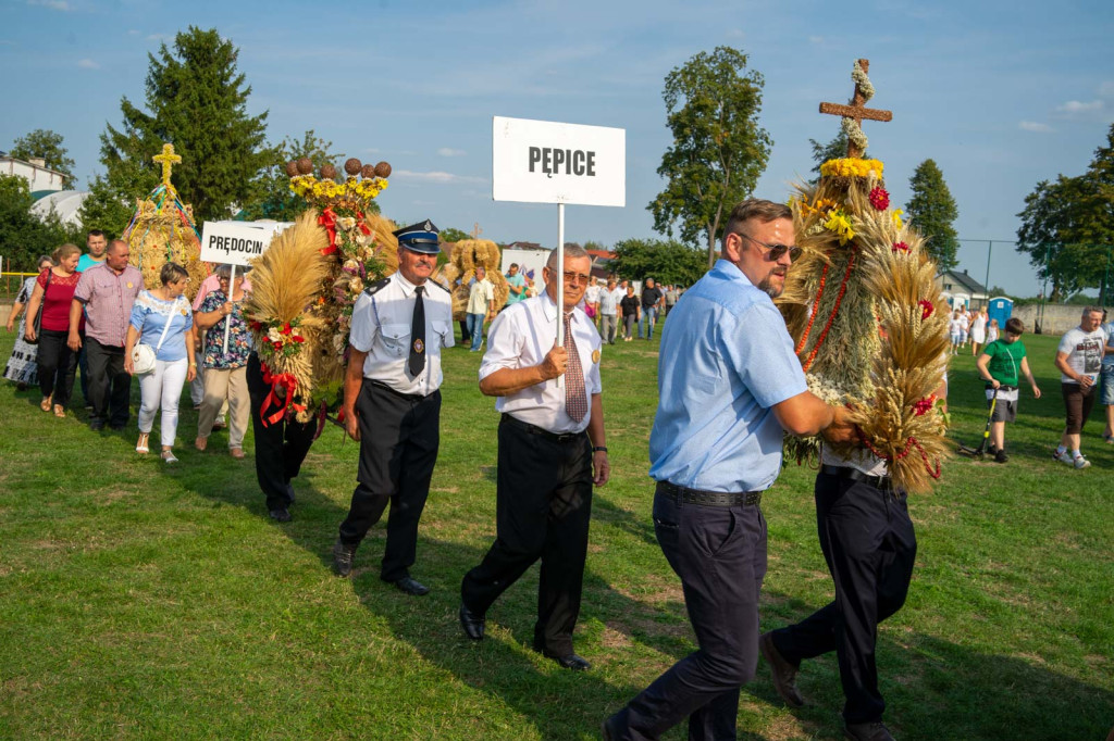Święto plonów w Lipkach. Najpiękniejszy wieniec dożynkowy w Gminie Skarbimierz z Łukowic Brzeskich