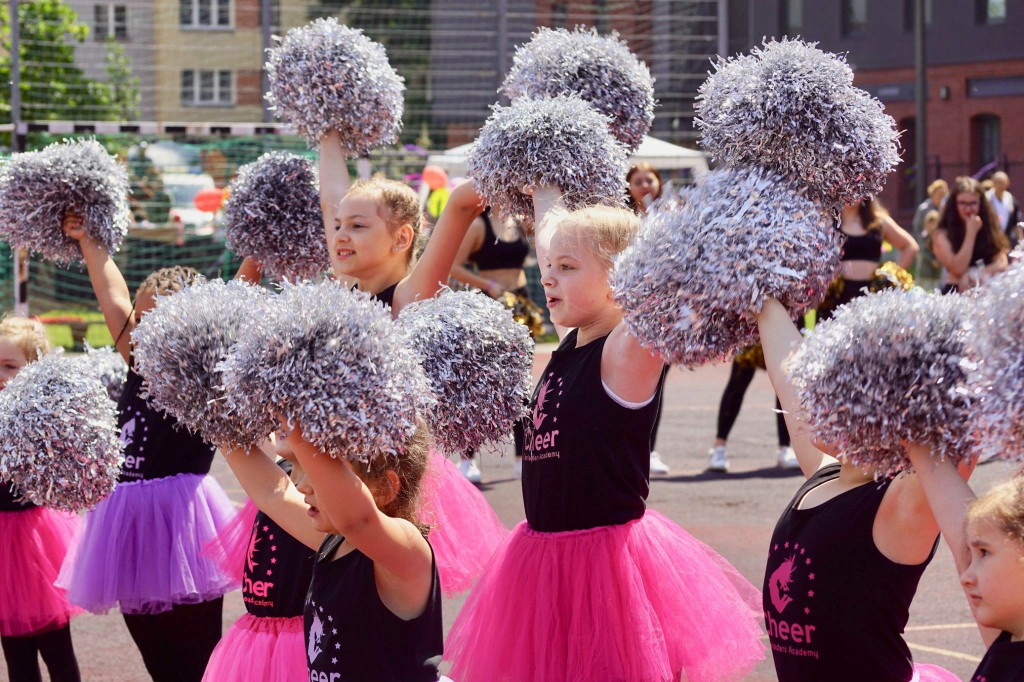 Akademia Cheerleaderek zaprasza na najlepsze zajęcia taneczne z pomponami oraz akrobatykę już od 9 września 2019!
