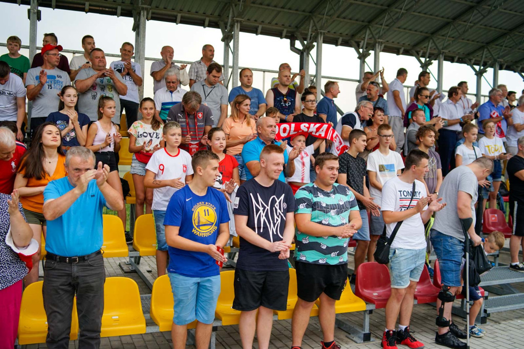 Święto piłki nożnej w Grodkowie. Polki zagrały z Czeszkami mecz towarzyski U-19 [fotorelacja]