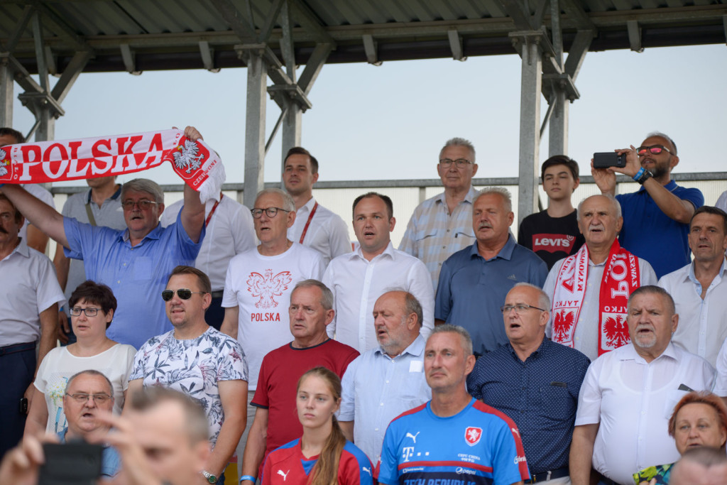 Święto piłki nożnej w Grodkowie. Polki zagrały z Czeszkami mecz towarzyski U-19 [fotorelacja]
