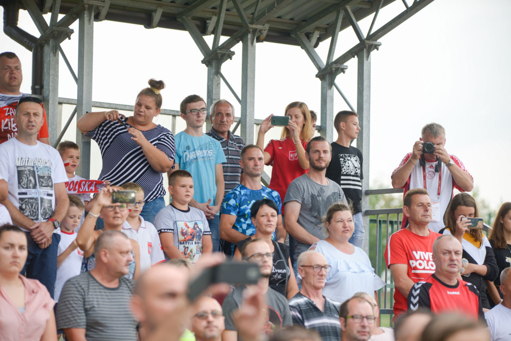 Święto piłki nożnej w Grodkowie. Polki zagrały z Czeszkami mecz towarzyski U-19 [fotorelacja]