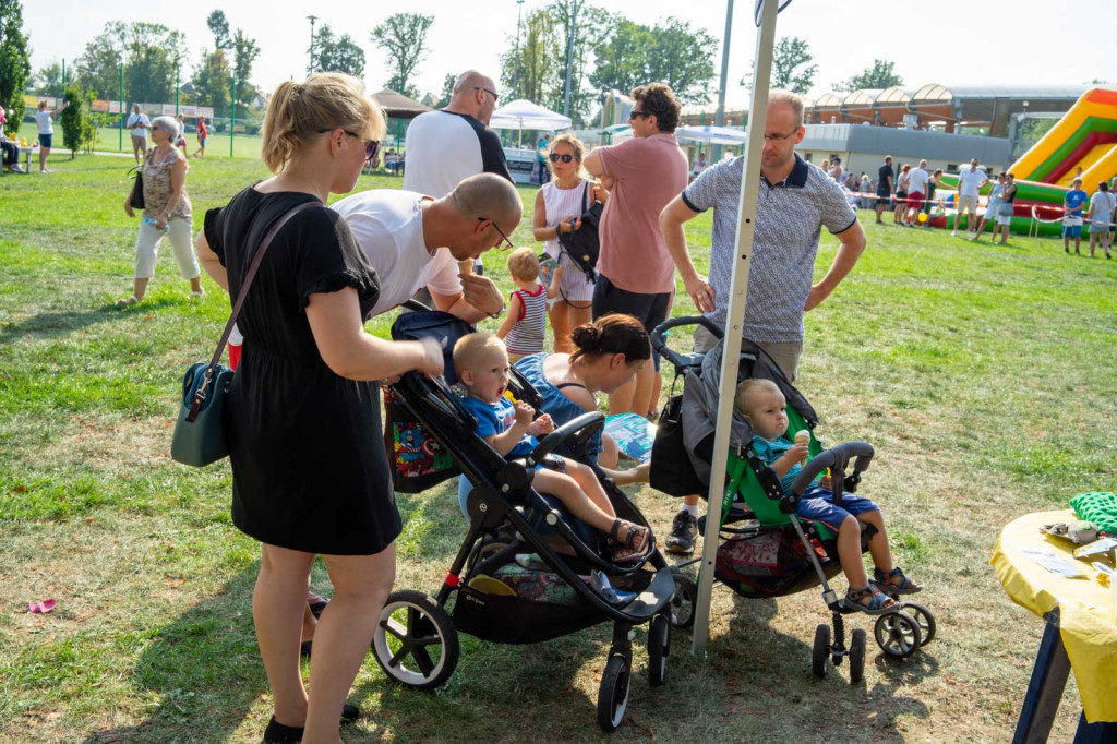 Trzecia edycja Brzeskiego Festiwalu Kaczek. W wyścigu rywalizowało ponad 250 gumowych kaczuszek