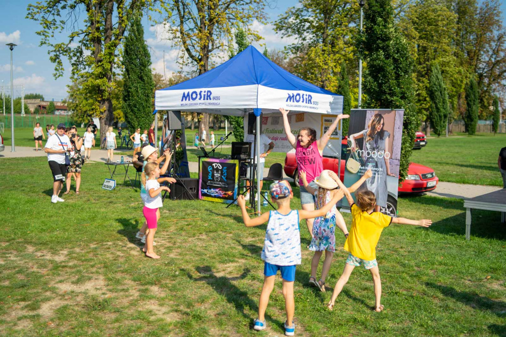 Trzecia edycja Brzeskiego Festiwalu Kaczek. W wyścigu rywalizowało ponad 250 gumowych kaczuszek
