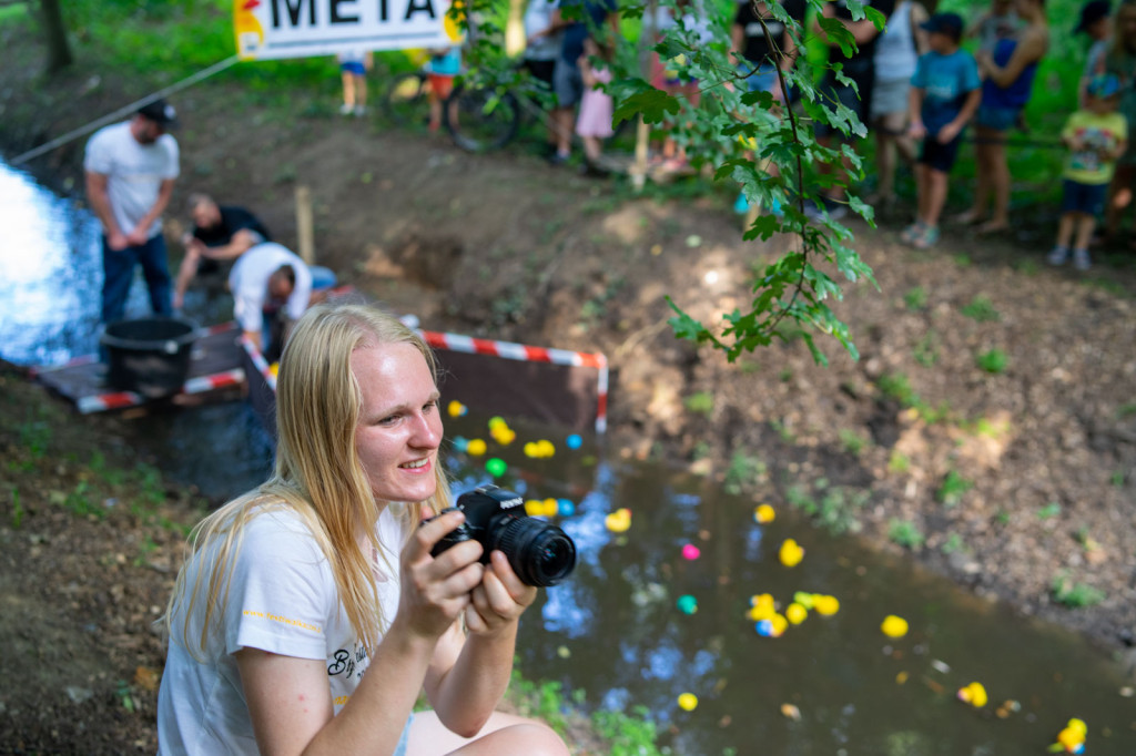 Trzecia edycja Brzeskiego Festiwalu Kaczek. W wyścigu rywalizowało ponad 250 gumowych kaczuszek
