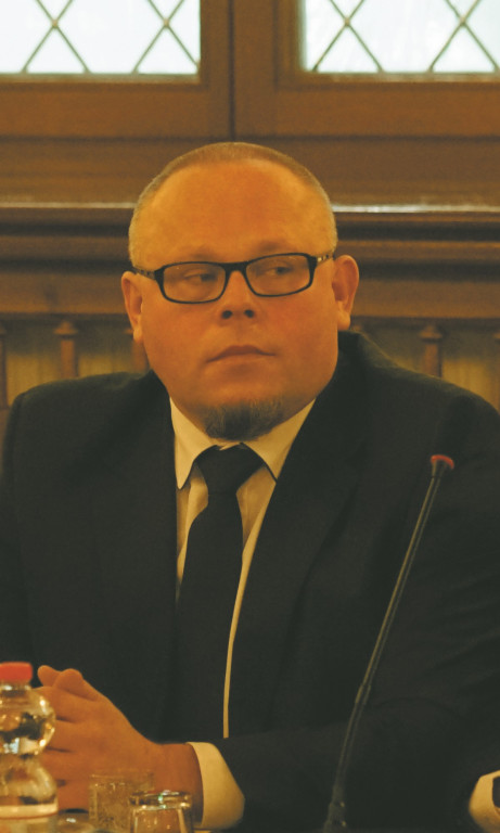 Echa skandalu na sesji Rady Miejskiej Brzegu. Radny z zarzutami prokuratorskimi - Jacek N. uratował koalicję  burmistrza Wrębiaka