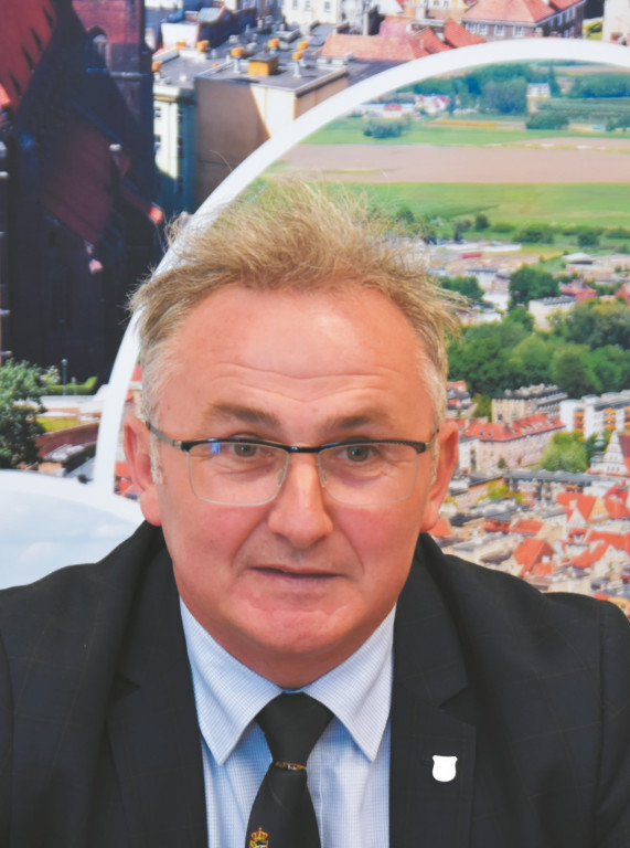 Echa skandalu na sesji Rady Miejskiej Brzegu. Radny z zarzutami prokuratorskimi - Jacek N. uratował koalicję  burmistrza Wrębiaka
