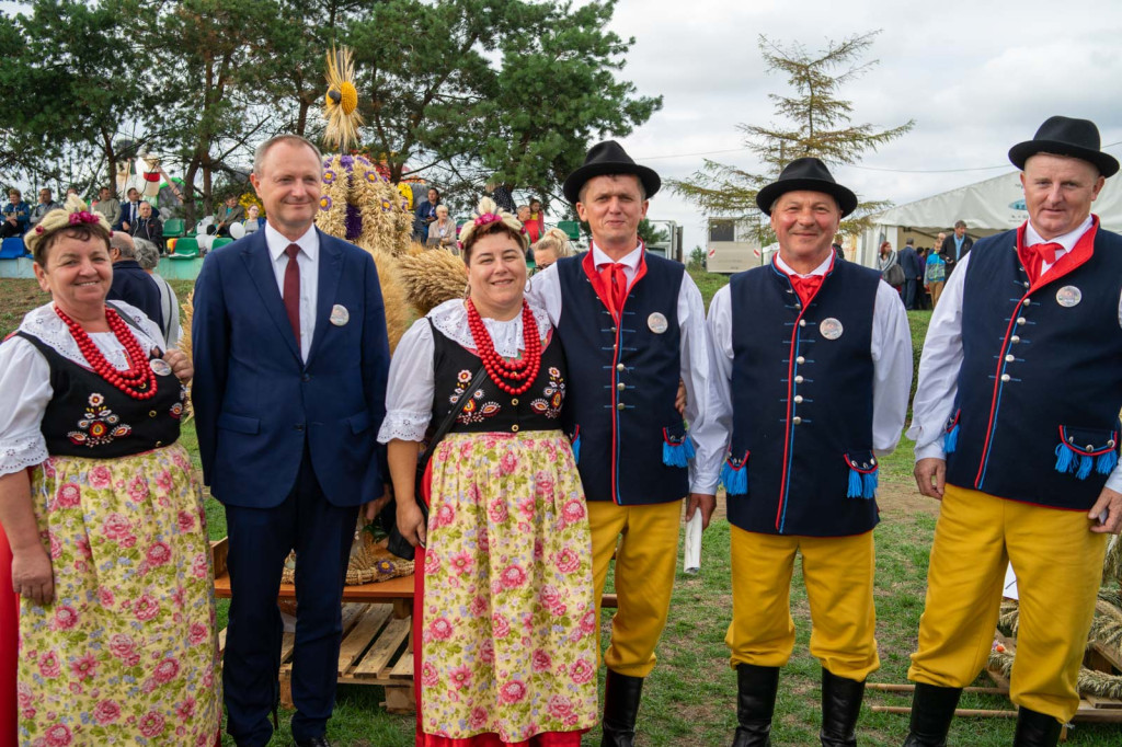 Wojewódzkie obchody święta plonów w Lewinie Brzeskim przyciągnęły tłumy