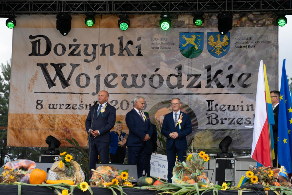 Wojewódzkie obchody święta plonów w Lewinie Brzeskim przyciągnęły tłumy