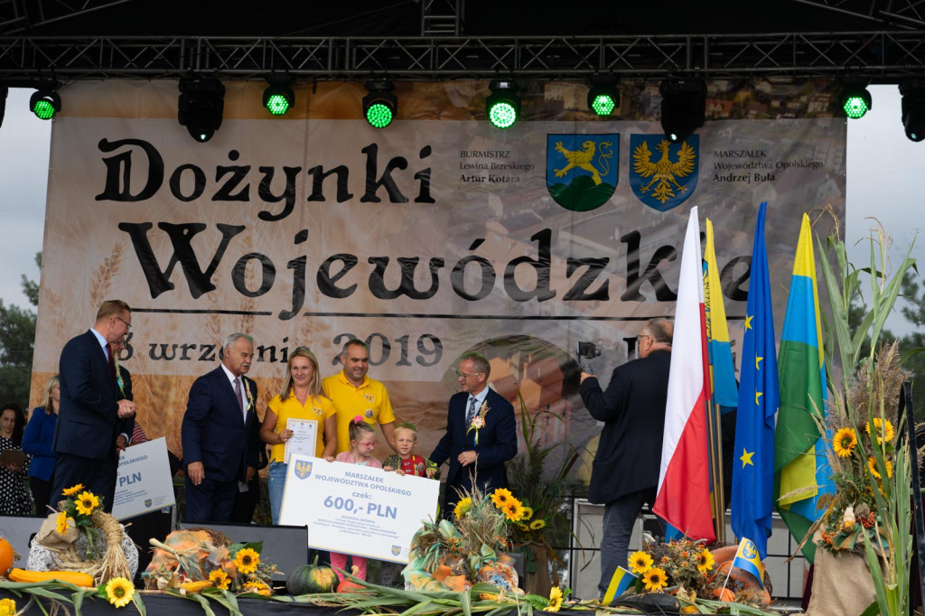 Wojewódzkie obchody święta plonów w Lewinie Brzeskim przyciągnęły tłumy