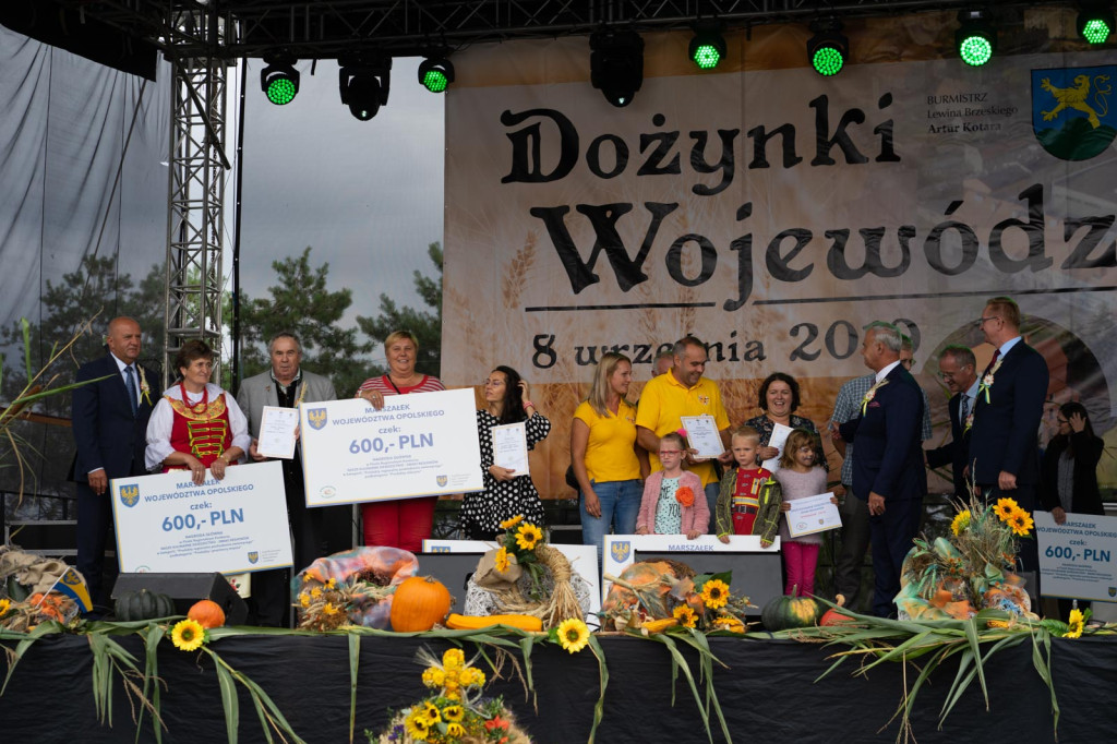 Wojewódzkie obchody święta plonów w Lewinie Brzeskim przyciągnęły tłumy