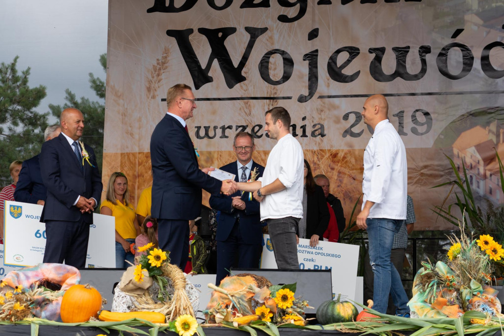 Wojewódzkie obchody święta plonów w Lewinie Brzeskim przyciągnęły tłumy