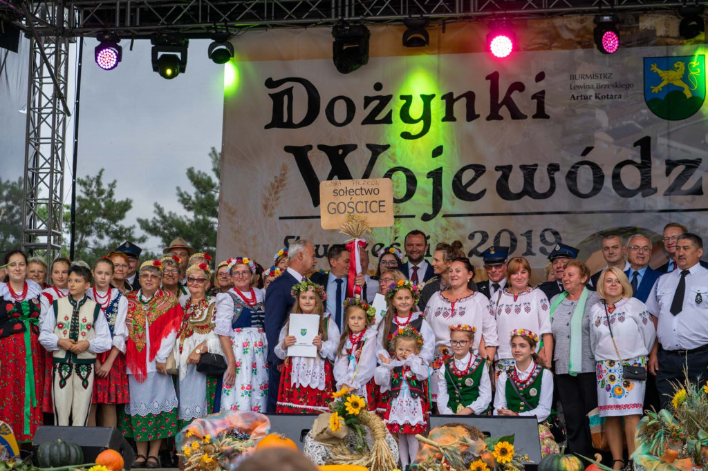 Wojewódzkie obchody święta plonów w Lewinie Brzeskim przyciągnęły tłumy