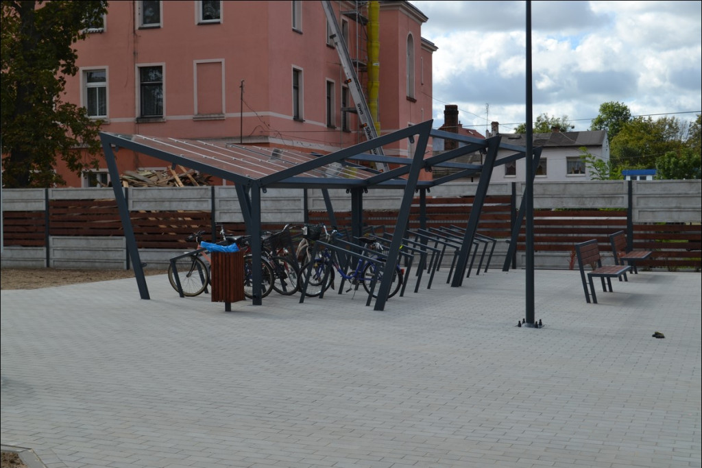 Lewin Brzeski ma nowoczesne centrum przesiadkowe
