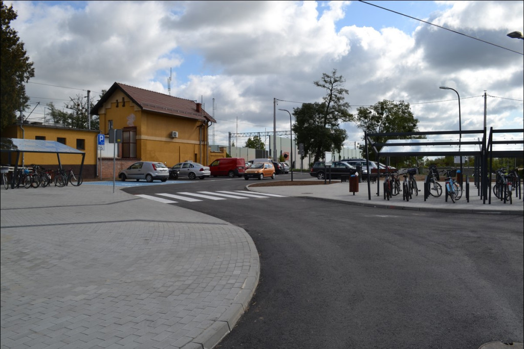 Lewin Brzeski ma nowoczesne centrum przesiadkowe