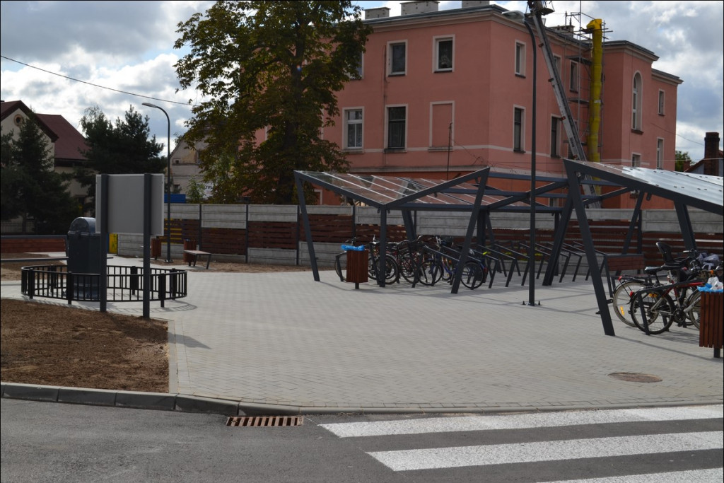 Lewin Brzeski ma nowoczesne centrum przesiadkowe