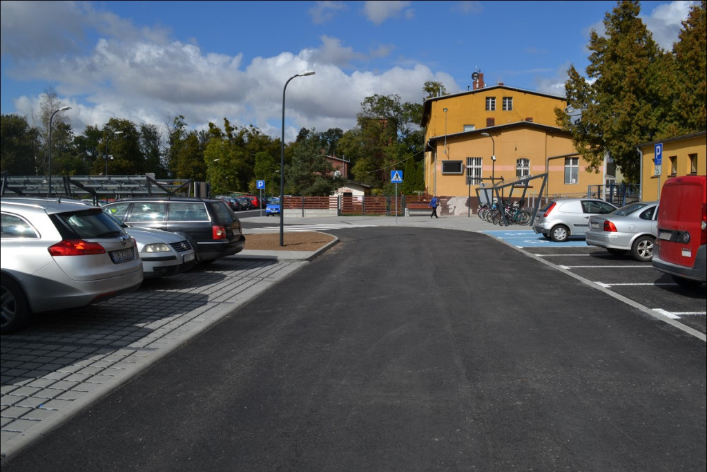 Lewin Brzeski ma nowoczesne centrum przesiadkowe