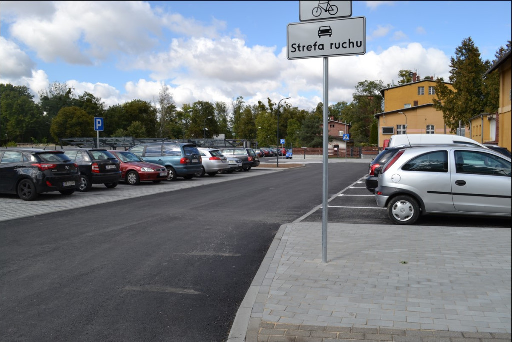 Lewin Brzeski ma nowoczesne centrum przesiadkowe