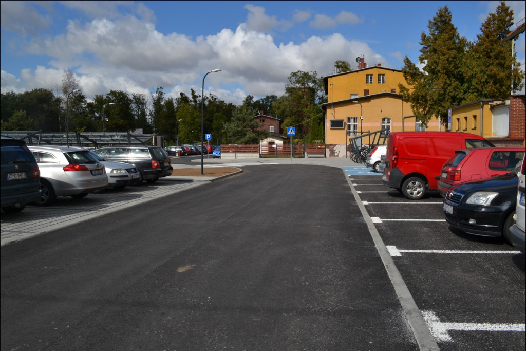 Lewin Brzeski ma nowoczesne centrum przesiadkowe