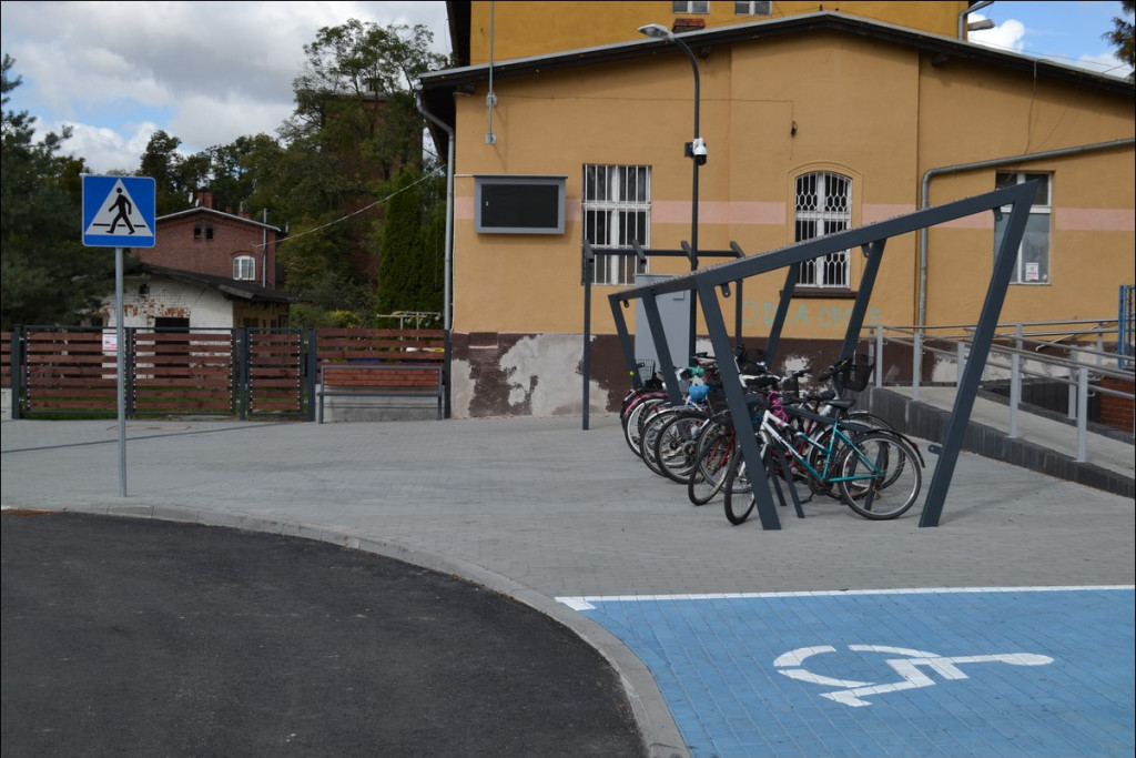 Lewin Brzeski ma nowoczesne centrum przesiadkowe