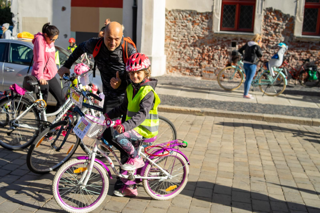 Blisko 250 przedszkolaków pojechało w rajdzie rowerkowym! [fotorelacja]