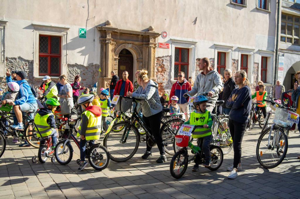 Blisko 250 przedszkolaków pojechało w rajdzie rowerkowym! [fotorelacja]