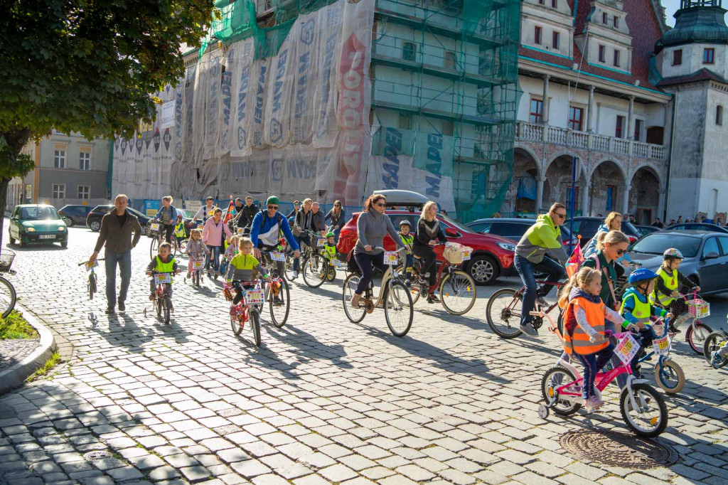 Blisko 250 przedszkolaków pojechało w rajdzie rowerkowym! [fotorelacja]