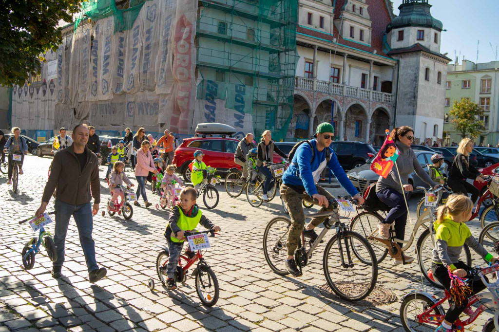 Blisko 250 przedszkolaków pojechało w rajdzie rowerkowym! [fotorelacja]