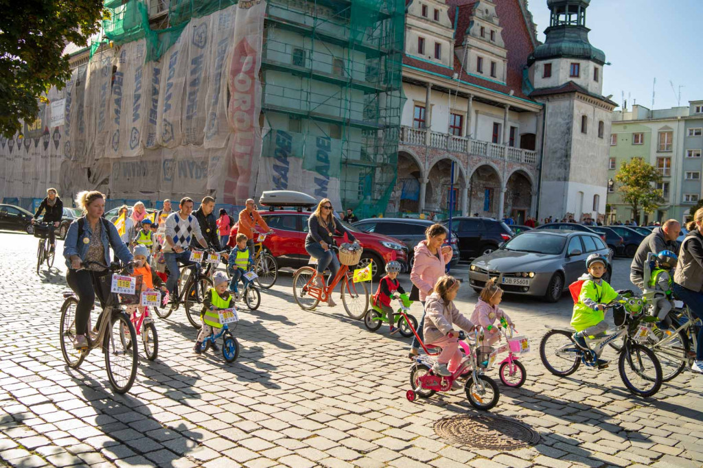 Blisko 250 przedszkolaków pojechało w rajdzie rowerkowym! [fotorelacja]