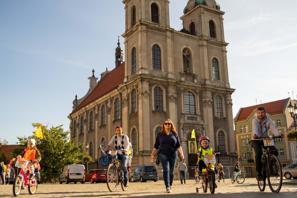Blisko 250 przedszkolaków pojechało w rajdzie rowerkowym! [fotorelacja]
