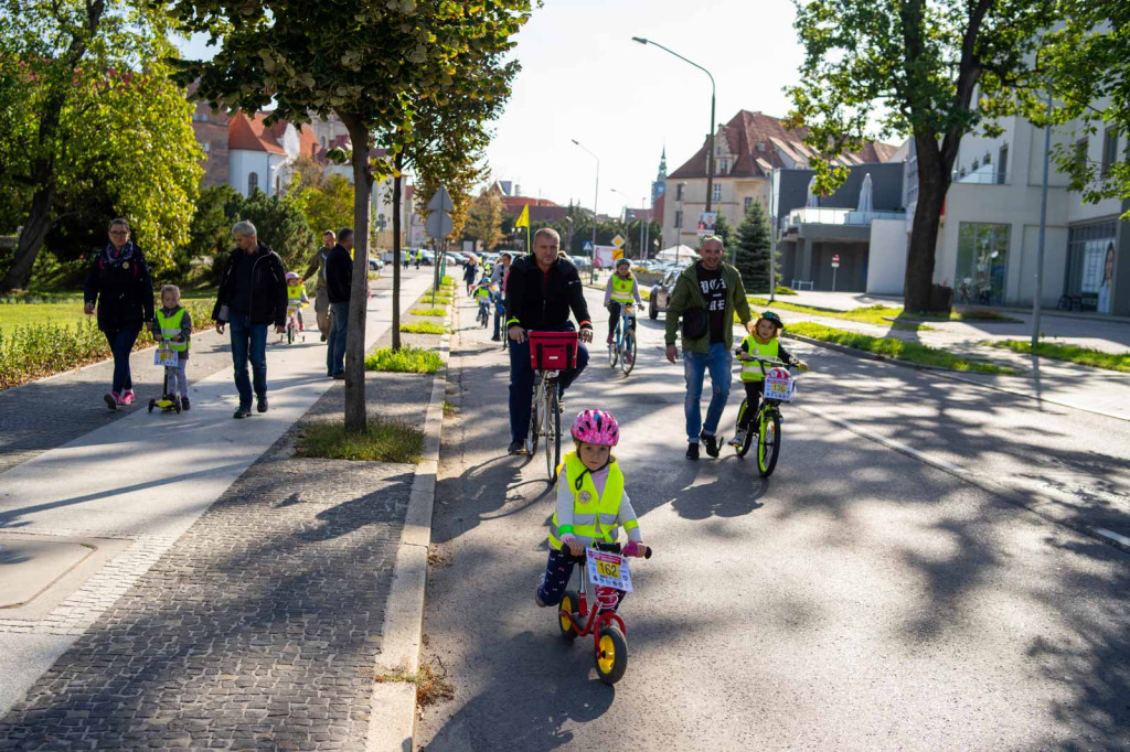 Blisko 250 przedszkolaków pojechało w rajdzie rowerkowym! [fotorelacja]