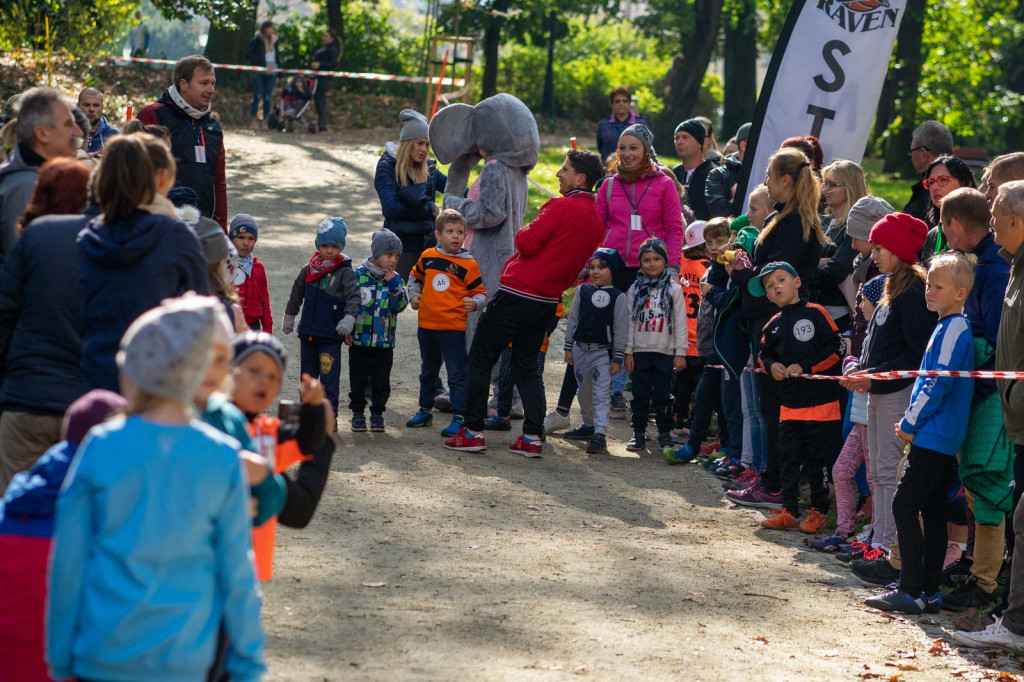 Charytatywny bieg dla Mikołaja na piątkę. Około 150. młodych sportowców na starcie!