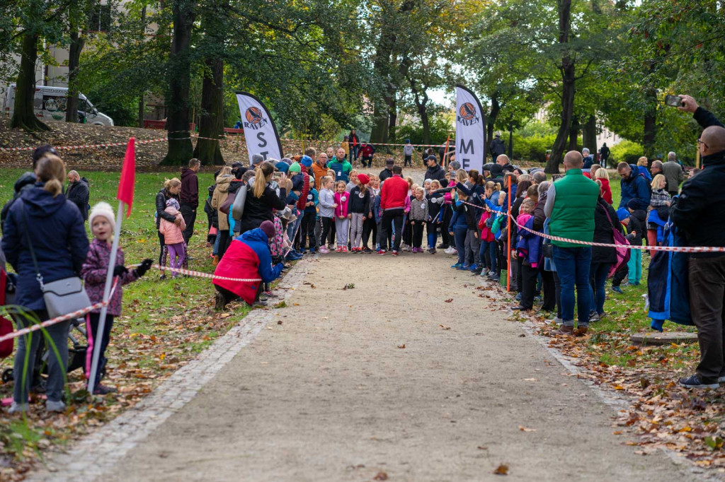 Charytatywny bieg dla Mikołaja na piątkę. Około 150. młodych sportowców na starcie!