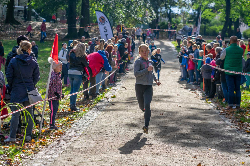Charytatywny bieg dla Mikołaja na piątkę. Około 150. młodych sportowców na starcie!
