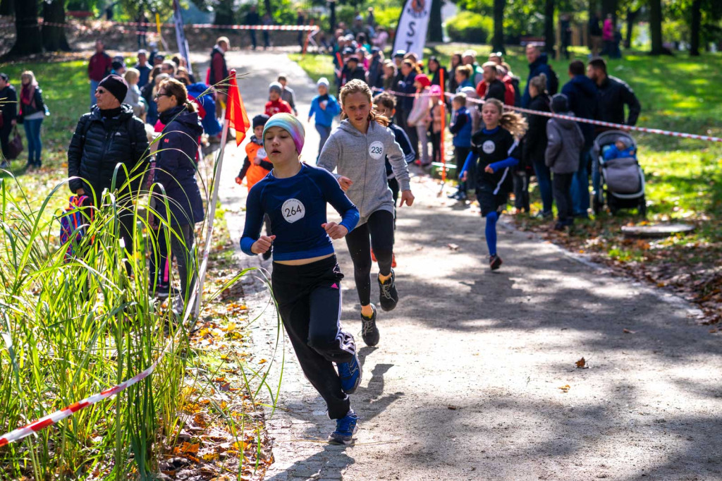 Charytatywny bieg dla Mikołaja na piątkę. Około 150. młodych sportowców na starcie!