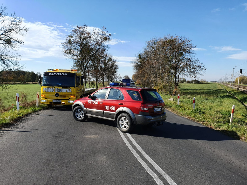 Brzeg: Osobówka zderzyła się z pociągiem