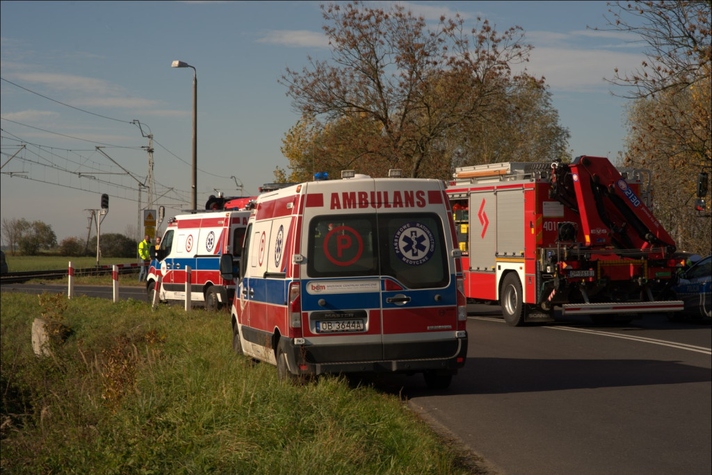 Brzeg: Osobówka zderzyła się z pociągiem
