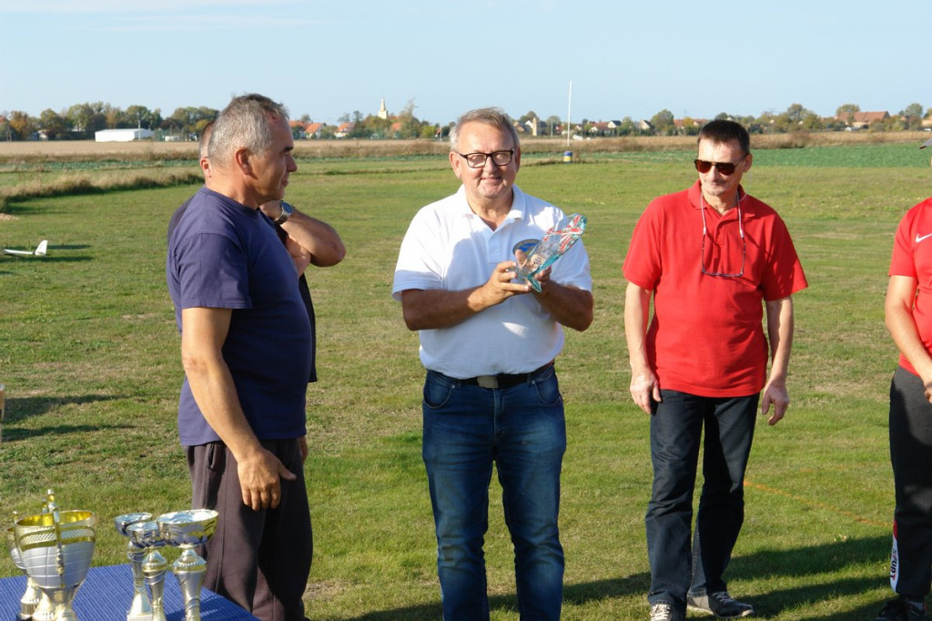 Pod Grodkowem rozegrano ostatnią rundę zawodów modelarskich