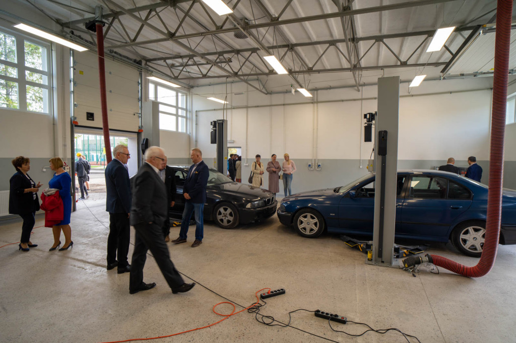 Nowy warsztat mechaniczny w Zespole Szkół Ponadpodstawowych w Grodkowie
