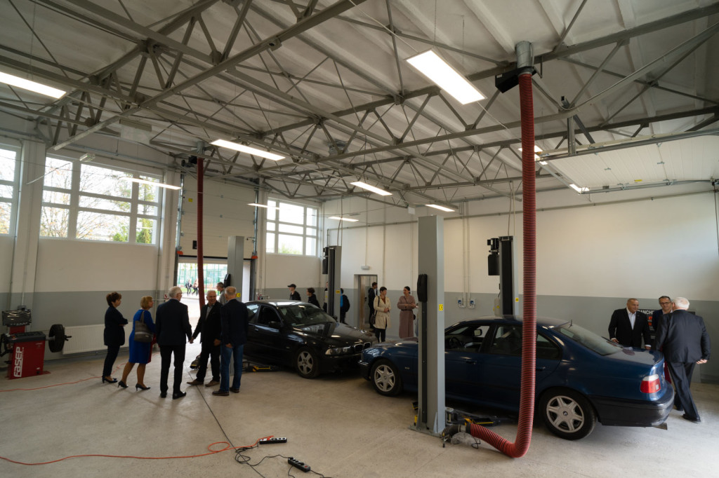 Nowy warsztat mechaniczny w Zespole Szkół Ponadpodstawowych w Grodkowie