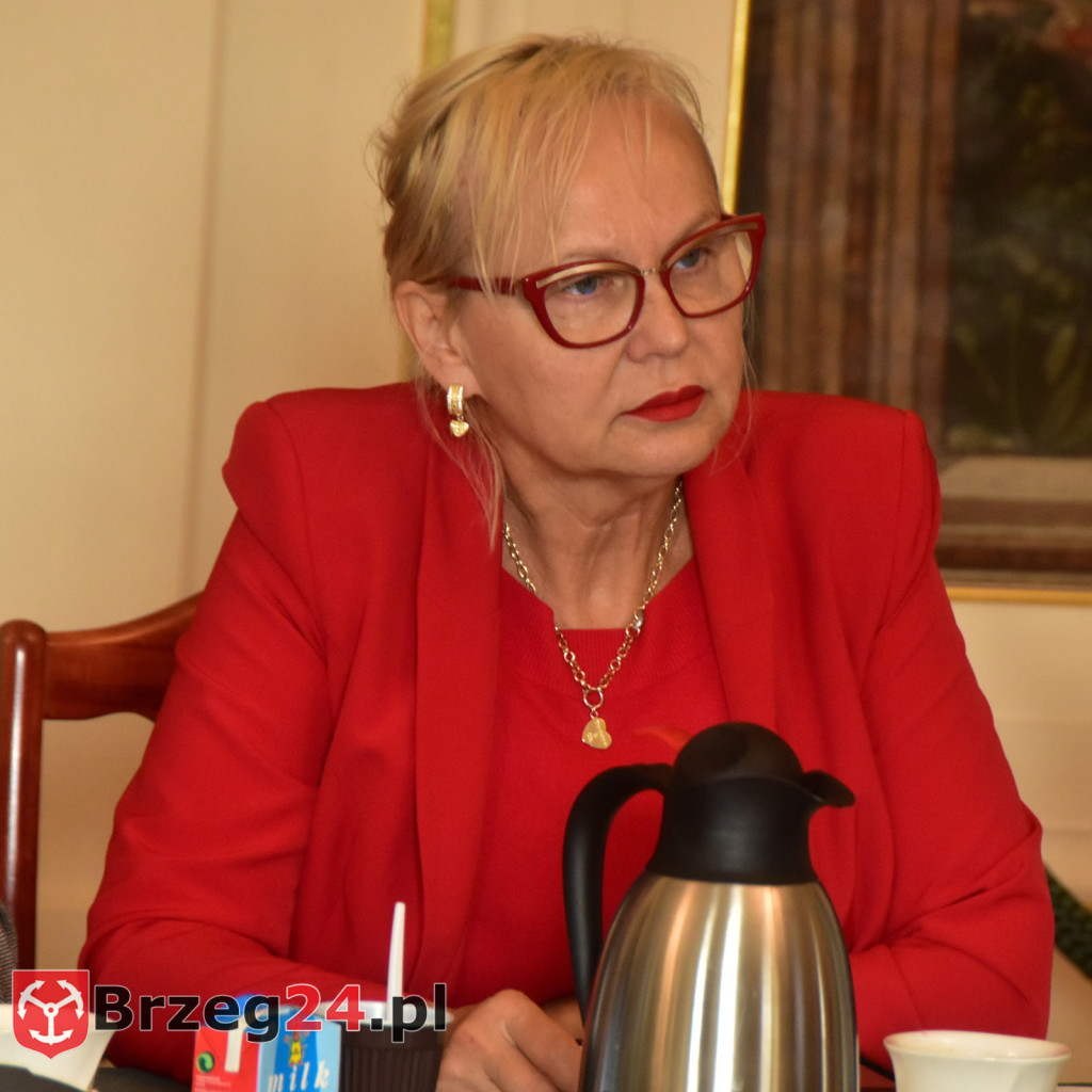 Będzie likwidacja oddziałów i redukcja etatów w BCM. 13 radnych przegłosowało plan naprawczy szpitala