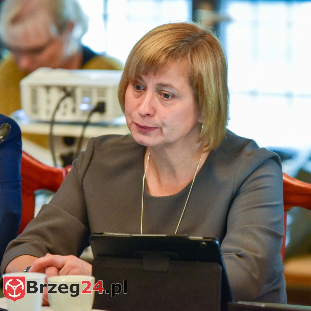 Będzie likwidacja oddziałów i redukcja etatów w BCM. 13 radnych przegłosowało plan naprawczy szpitala
