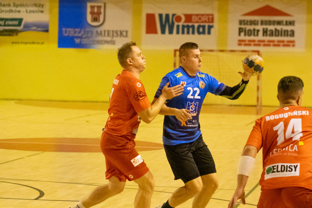 Olimp słabszy po rzutach karnych. Grodkowianie z jednym punktem po starciu z Siódemką Miedź