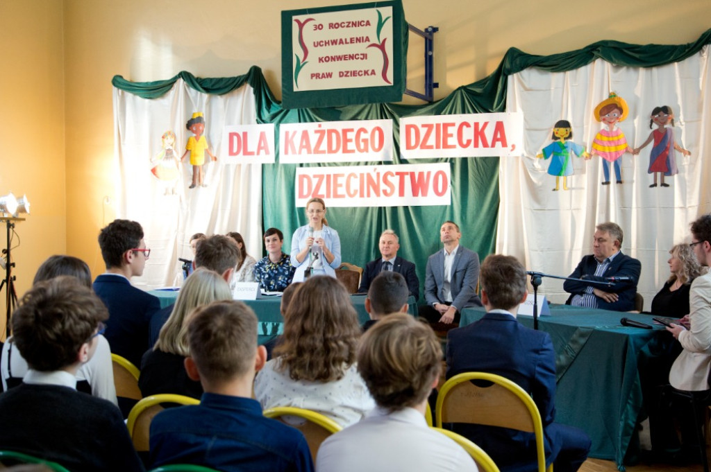 Dla każdego dziecka, dzieciństwo! O Prawach Dziecka w Publicznej Szkole Podstawowej nr 6 w Brzegu
