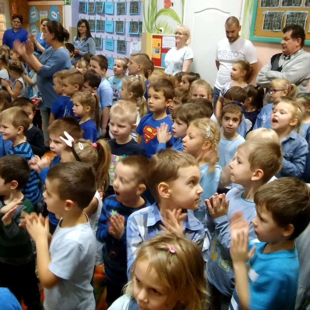 Dzieci z Przedszkola Publicznego nr 11 w Brzegu świętują Międzynarodowy Dzień Praw Dziecka wspólnie z UNICEF