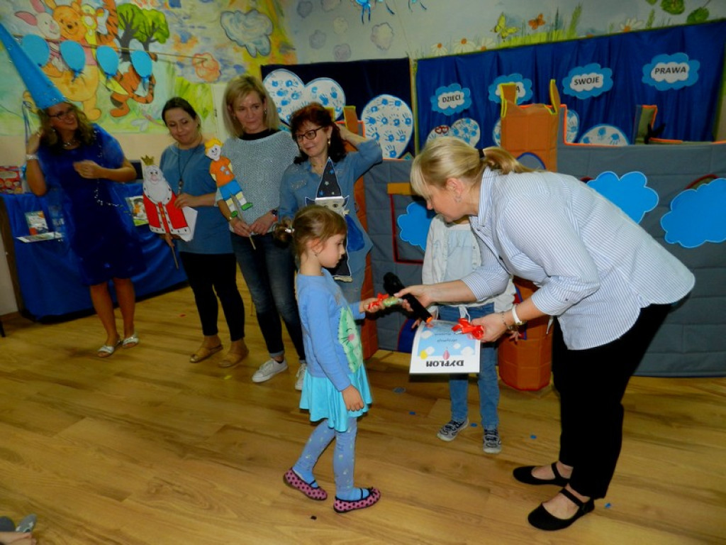 Dzieci z Przedszkola Publicznego nr 11 w Brzegu świętują Międzynarodowy Dzień Praw Dziecka wspólnie z UNICEF