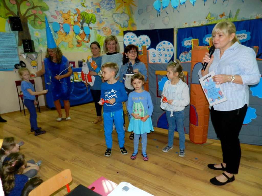 Dzieci z Przedszkola Publicznego nr 11 w Brzegu świętują Międzynarodowy Dzień Praw Dziecka wspólnie z UNICEF