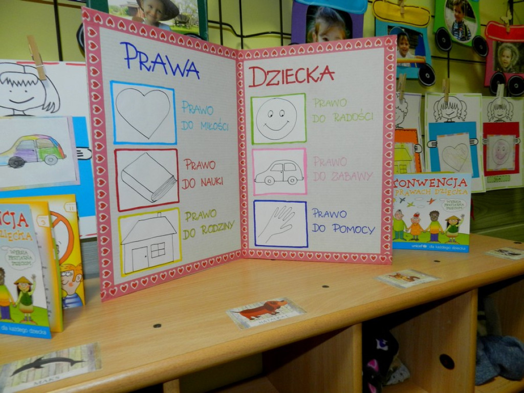 Dzieci z Przedszkola Publicznego nr 11 w Brzegu świętują Międzynarodowy Dzień Praw Dziecka wspólnie z UNICEF