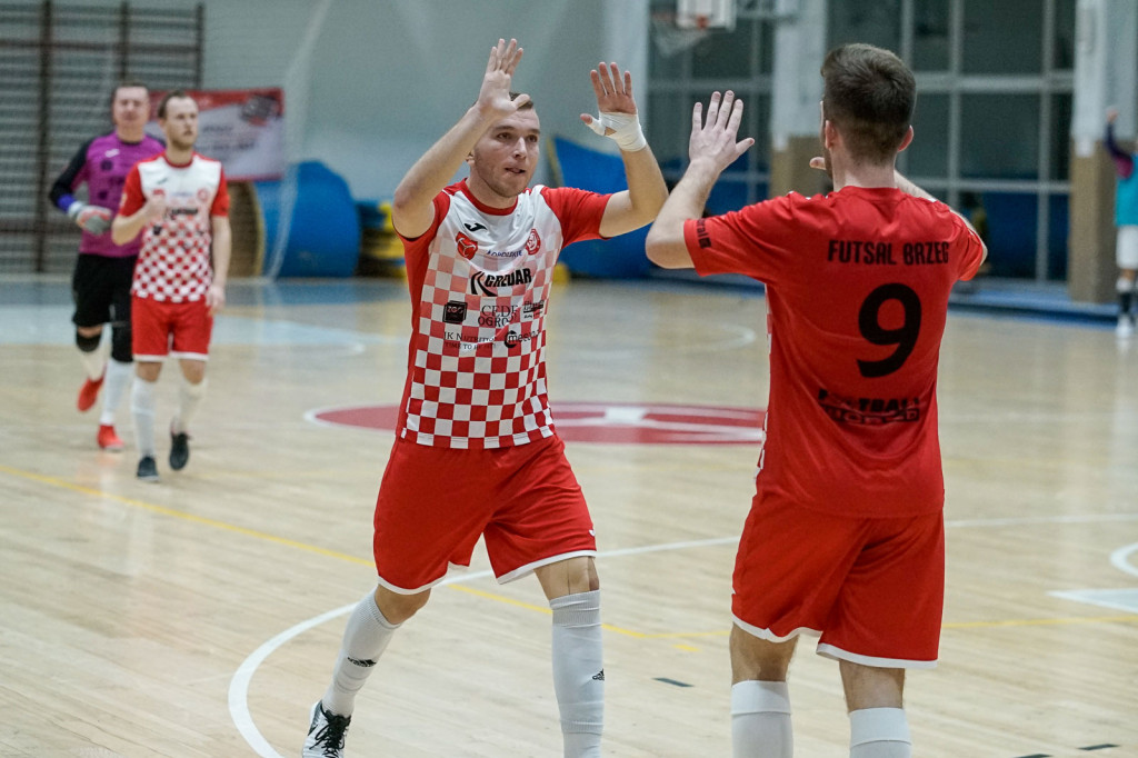 Trudne spotkanie Gredaru ze szczęśliwym zakończeniem