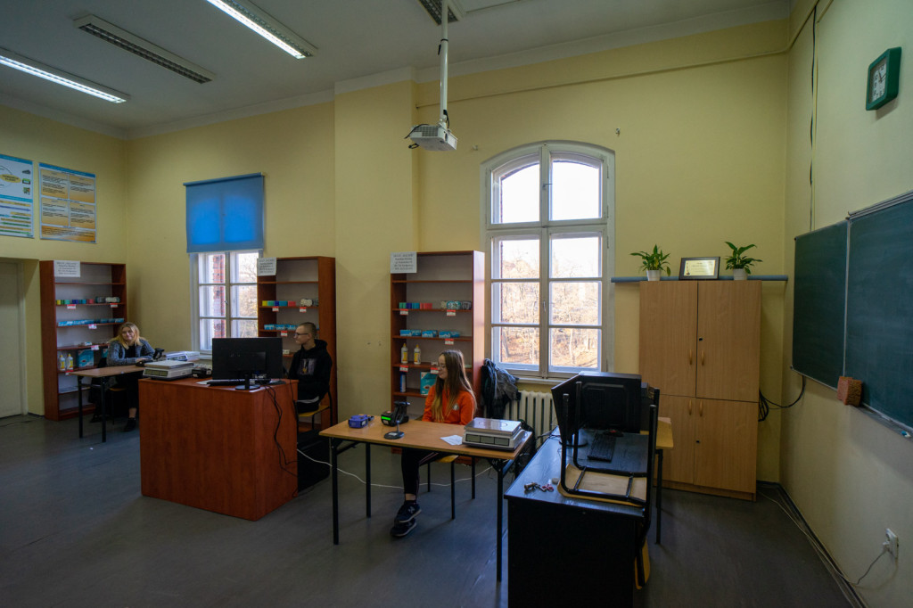 Nowe sale dydaktyczne w ZSB im. Księcia Jerzego II Piasta w Brzegu pozwolą na lepsze kształcenie w zawodach [zdjęcia]